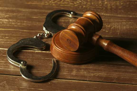 Чиновников из Омской области приговорили к 14,5 годам на троих за продажу квартир