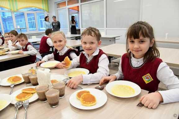 В Барнауле родители оценили школьное питание младшеклассников