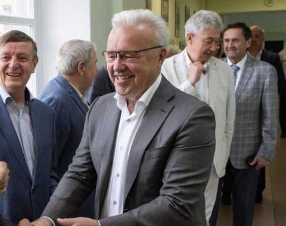 Экс-губернатор Красноярского края Александр Усс начнёт работать в комитете Совфеда по регламенту 