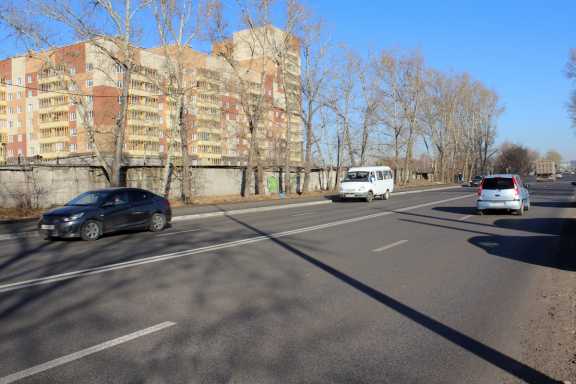 В Красноярске проверили качество дорожного ремонта на улице Волжской 