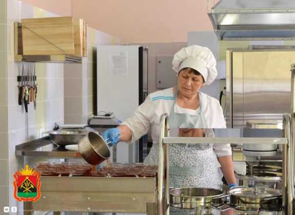 Школьное питание улучшат в Кузбассе