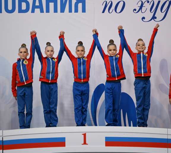 Гимнастки из Кузбасса завоевали 3 медали на всероссийских соревнованиях 