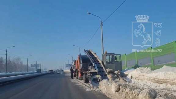 В Томске после снегопада будут бороться с зауженностью дорог