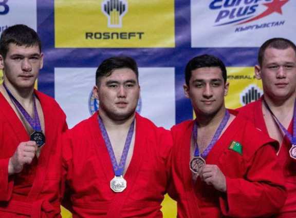 Спортсмен из Республики Алтай взял серебро на первенстве мира по самбо
