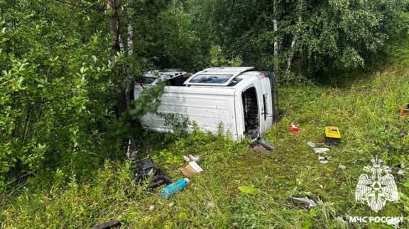 Автомобиль опрокинулся на трассе Кемерово – Елыкаево