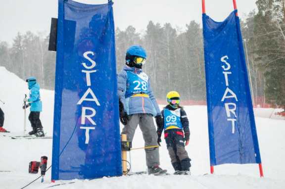 В воскресенье в Красноярске стартует 1-й этап соревнований по горным лыжам для детей 8-13 лет
