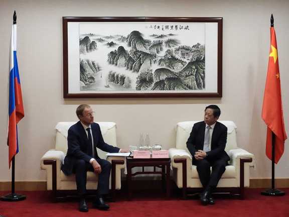 Губернатор Алтайского края встретился с китайскими послом