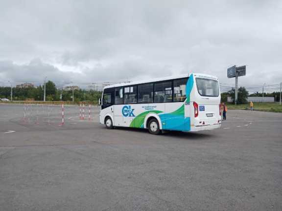 Большие автобусы вышли на линию маршрута №78А в Омске