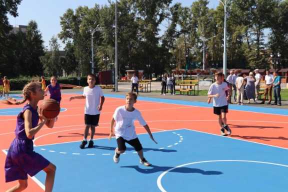 В парке Абакана начались спортивные соревнования на недавно открытых площадках