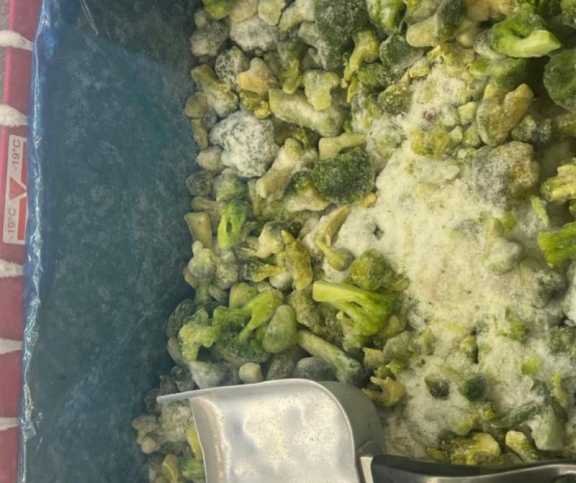 Гнилые овощи и фрукты нашли в красноярском супермаркете на Правобережье