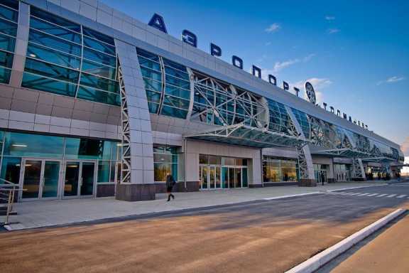 Новосибирский аэропорт встретил самый «старший» экипаж кругосветки 