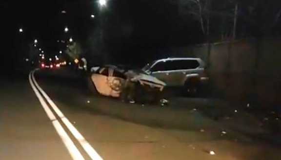В Туве уголовник на Land Cruiser и нарушитель ПДД столкнулись в страшной аварии
