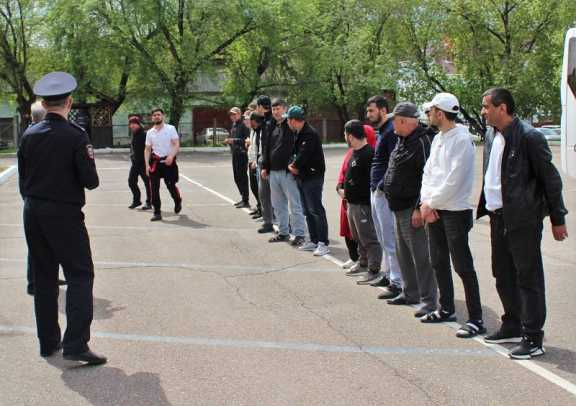 В Красноярском крае в закрытом городе в полицию доставили 17 граждан России