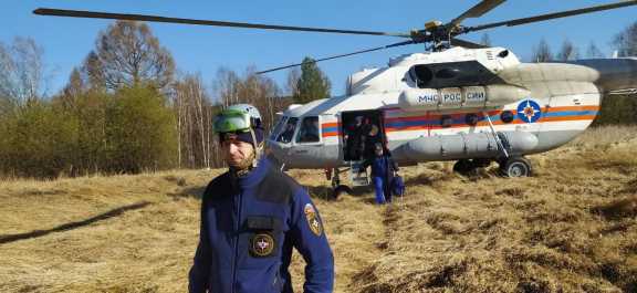 В Красноярском крае эвакуировали упавшего с дерева охотника
