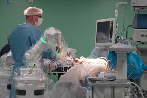 Уникальную операцию по замене мочеточника у 10-летнего мальчика провели иркутские врачи