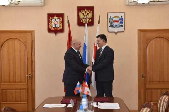 Мэры Омска и черногорского города Тивата подписали протокол о сотрудничестве  