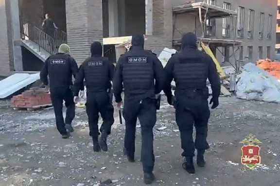 В Хакасии полиция проверила строителей-мигрантов. О количестве выявленных нарушений не сообщила