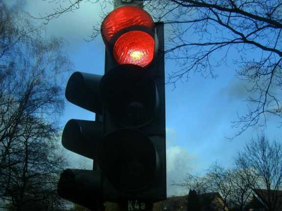 В Омске для одного из светофоров включили режим «кругом красный»
