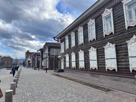 Красноярцам провели экскурсию по отреставрированному Историческому кварталу