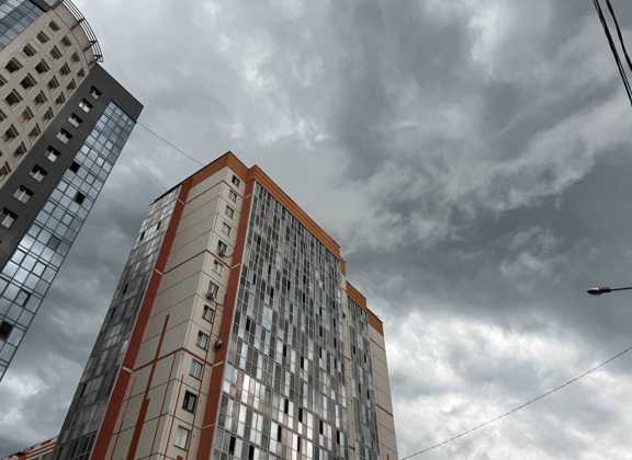 В Томске с 10 этажа упал ребёнок