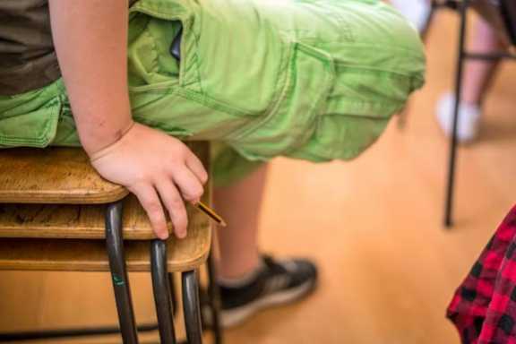 Омский детский сад заплатит полмиллиона за падение мальчика со стула 