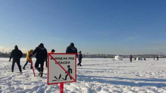 В Иркутске ловят нарушителей правил поведения на льду