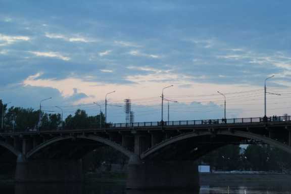 В Красноярске начали новый ремонт на Коммунальном мосту