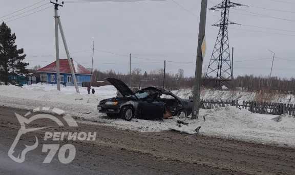 В Томской области погибла девушка при столкновении «Тойоты» со столбом