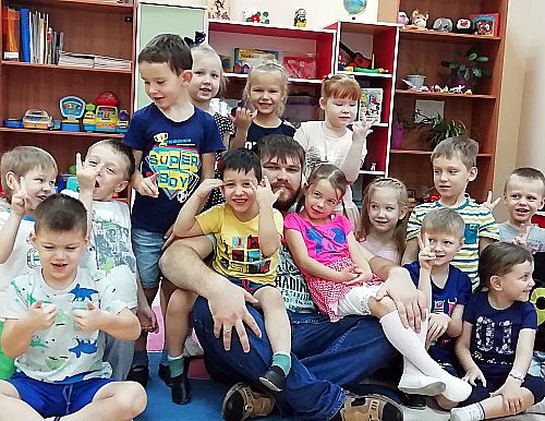 В Красноярском детсаде появился первый мужчина-воспитатель