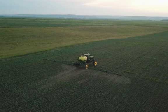 352,5 тысячи гектаров посевов обработали от вредителей в Иркутской области