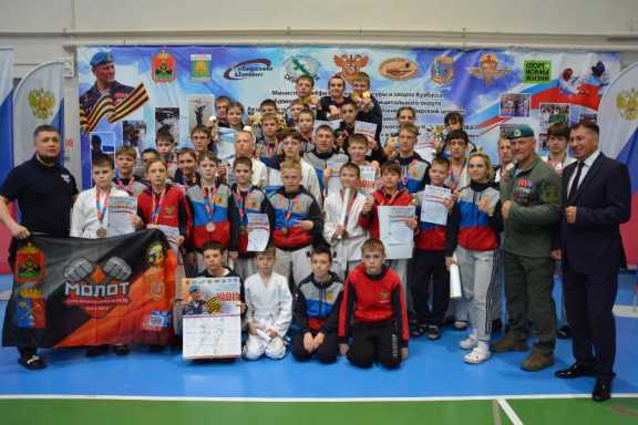 При поддержке «Сибирского цемента» в Кузбассе прошёл открытый турнир по рукопашному бою