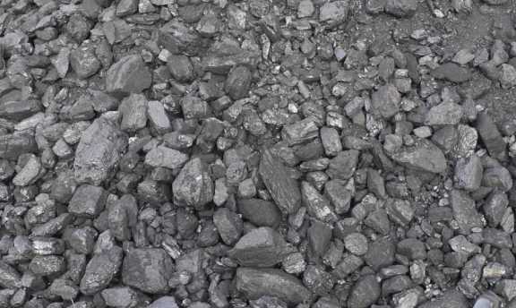 Под видом угля жительнице Кузбасса продали обычные камни