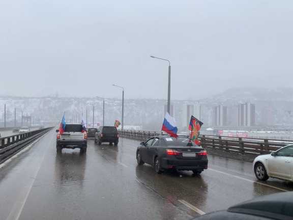 В Красноярске прошёл автопробег в поддержку жителей Донбасса