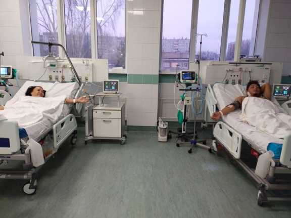 Красноярские врачи пересадили почку от матери к 25-летнему сыну из Тувы