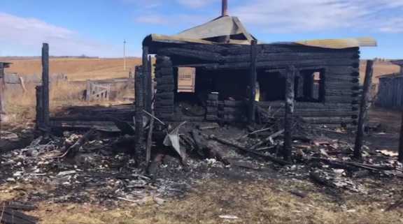 В Иркутской области мужчина поджёг дом и убил трёх человек