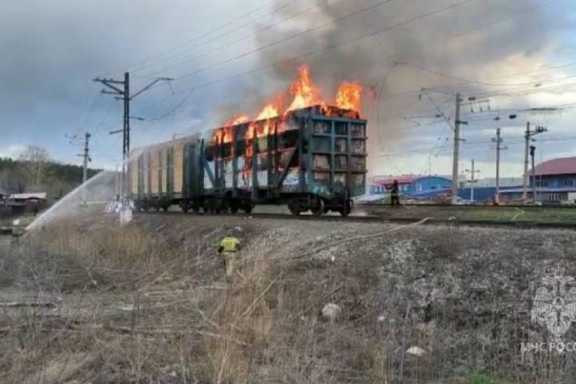 В Иркутске на железнодорожной станции вспыхнул пожар