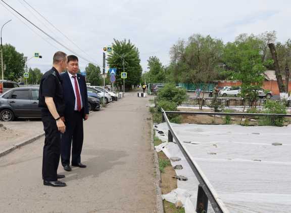 В Туве Пограничное управление и мэрия Кызыла вместе благоустраивают город