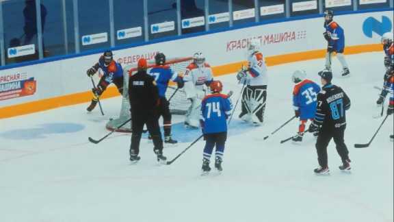 Профессионалы хоккейного клуба «Норильск» провели мастер-классы для детей