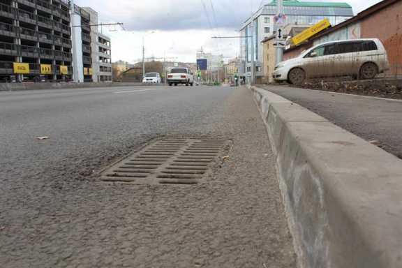 В Красноярске на улице Красной Гвардии отремонтировали ливневую канализацию