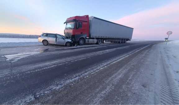 В Иркутской области в ДТП с большегрузом погиб водитель