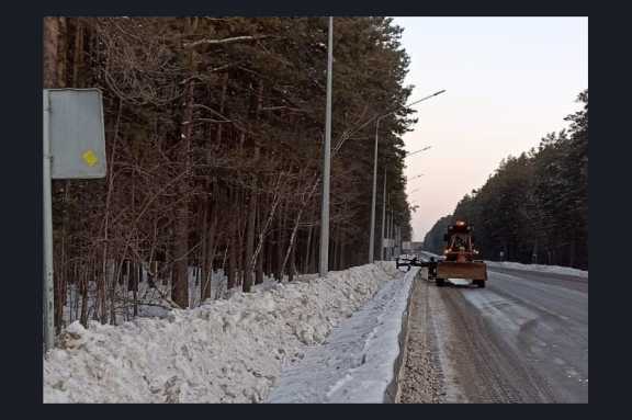 В Новосибирской области на дорогах установлено более 12 км снегозадерживающих траншей и заборов