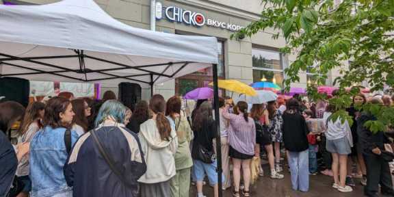 На открытие корейского кафе Chicko в Красноярске собрались толпы горожан