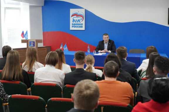 В Норильске продолжается обучение в Школе помощника депутата