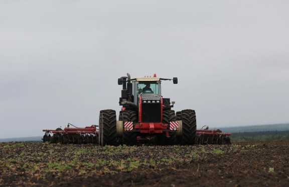 В Красноярском крае трактора вышли в поля