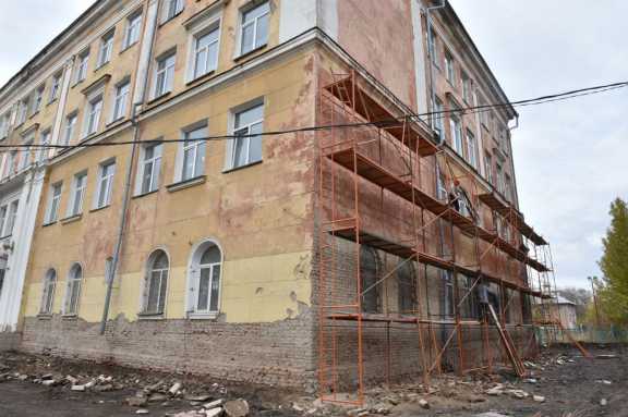 В Омске приступили к капитальному ремонту школы №88