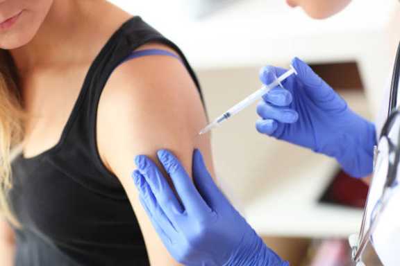 Почти 250 тысяч жителей Хакасии закончили вакцинацию от COVID-19