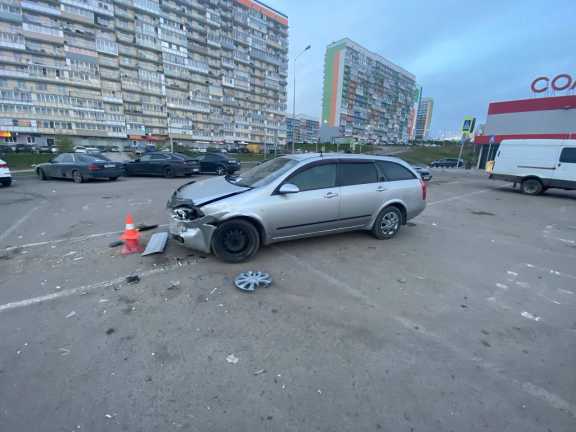 В Красноярске подросток протаранил 10 автомобилей
