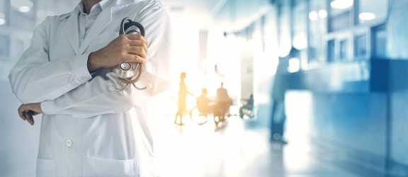 Часть красноярских больниц приостанавливает плановый приём 