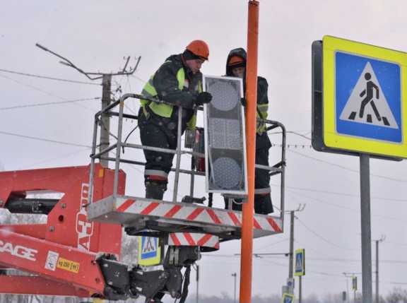 В столице Алтайского края движение регулируют «умные» светофоры
