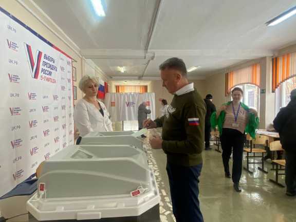 Доверенные лица Владимира Путина в Красноярском крае проголосовали на выборах президента РФ